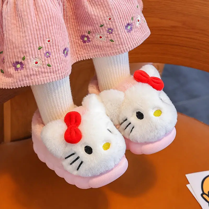 Chaussons peluche Hello Kitty