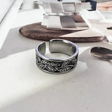 Bague ajustable yeux en argent avec motif œil noir et blanc détaillé style gothique