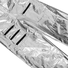 Pantalon cargo métallique argent avec plusieurs poches zippées noires déguisement astronaute halloween adulte