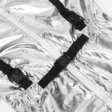 Déguisement astronaute halloween adulte en tissu argenté réfléchissant avec sangles noires réglables versions colorées taille