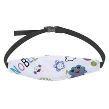 Bandeau réglable en tissu blanc avec motifs cartoon colorés et sangle noire pour siège enfant modèles repérés
