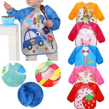 Bavoir tablier à manches longues pour enfant bleu avec motif voiture cartoon et matière imperméable