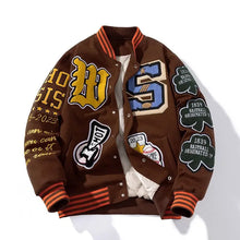Blouson bomber jacket baseball marron avec patchs brodés orange blanc col poignet et taille rayés