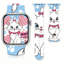 Bracelet apple watch en silicone bleu et blanc avec illustration de marie cat et motifs de pattes roses