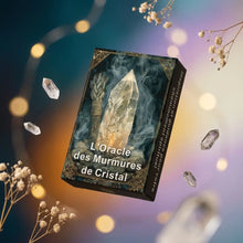 Un coffret noir élégant avec bordure dorée de cartes tarot français murmures cristal illustré dun cristal lumineux et motifs mystiques