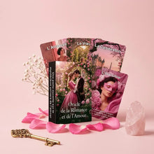 Un coffret illustré rose doux oracle de la romance et de l’amour pour tirages personnels et idée cadeau
