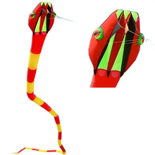Cerf-volant serpent géant en nylon de 55 m avec corps rayé rouge et jaune et tête verte aux yeux détaillés