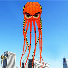 Cerf-volant pieuvre géante 3d orange vif avec tentacules rayés noir et jaune et expression féroce de 8 m
