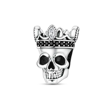 Charms halloween en argent 925 avec pendentif crâne argent couronne ornée de perles noires et blanches et zircons cubiques ovales