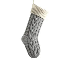 Chaussette de noël tricotée grise avec bord côte crème personnalisable et couleurs disponibles pour déguisement carnaval