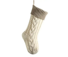 Chaussette de noël tricotée beige à motif torsadé avec manchette côtelée personnalisable et couleurs disponibles