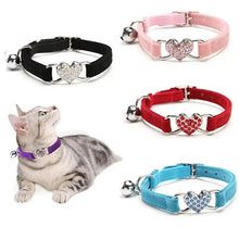 Collier pour chat cœur brillant avec pendentif cristal violet en forme de cœur, clochette argentée et boucle réglable