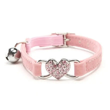 Collier pour chat cœur brillant en similicuir rose avec charm cœur brillant en strass et clochette argentée
