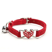 Collier pour chat cœur brillant en velours rouge avec charm en forme de cœur strass et clochette argentée