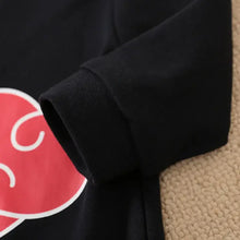 Combinaison bébé garçon noire à manches longues avec nuages rouges et blanc sur la poitrine inspirée de naruto sasuke