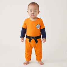 Combinaison bébé garçon orange et bleu marine à manches longues avec ceinture noire et emblème悟 sur la poitrine