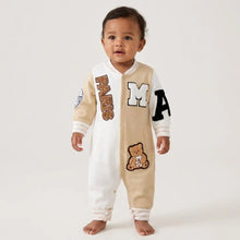 Combinaison bébé garçon beige et blanche avec broderie paris et ours en patch, cuffs côtelés, modèle université