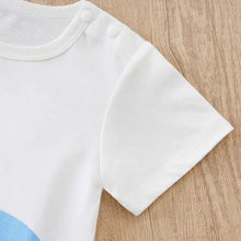 Combinaison bébé unisexe blanche à manches courtes avec boutons pression à l’épaule modèle éléphant bleu