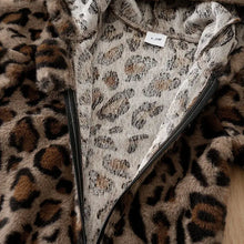 Combinaison bébé unisexe leopard en fausse fourrure avec intérieur doux et texturé pour un confort optimal