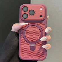 Vue arrière dune coque de téléphone magnétique rose saumon avec support intégré finition mate et design perforé