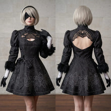 Robe noire en dentelle avec broderie blanche détaillée et manches à plumes pour costume cosplay yorha n°2 femme nier automata