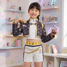 Veste à paillettes noire et or avec détails dorés et doublure blanche pour costume k-pop filles