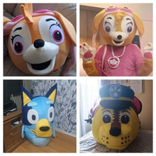 Costume mascotte pat patrouille jaune et noir avec casquette de police bleue déguisement pat patrouille adulte