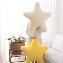 Coussin décoratif en forme d’étoile crème en peluche idéal pour coin lecture et magasins de jouets