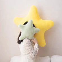 Coussin décoratif en forme d’étoile jaune doux et duveteux idéal pour un coin lecture ou magasins de jouets