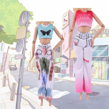 Lot de 4 vêtements style années 2000 pour poupée 30 cm avec barbie en tenues streetwear colorées et tendances