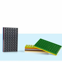 Lot de 5 plaques de construction 6 x 10 en plastique noir vert jaune et orange avec des plots pour figurines marvel et déguisement carnaval