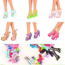 Lot de 50 paires de chaussures en plastique coloré pour poupée 30 cm idéal pour déguisement carnaval et magasins de jouets