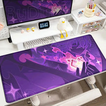 Tapis de souris xxl aventuriers fantastiques avec illustration violette et rose d un personnage stylisé