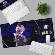 Tapis de souris xxl aventuriers fantastiques bleu foncé avec personnage anime argenté en armure noire durin doré