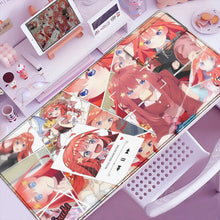 Tapis de souris xxl cinq sœurs manga avec motif collage de personnages anime roux yeux bleus et surface brillante
