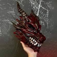 Masque de dragon en latex halloween taille unique avec masque rouge brillant, cornes marron foncé et dents blanches aiguës pour déguisement carnaval