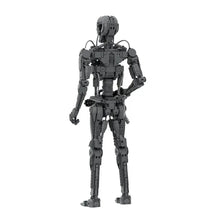 Détail du robot endosquelette t-800 gris foncé en lego avec 1395 pièces du jeu de construction robot endosquelette