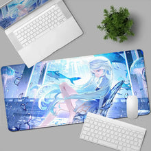 Tapis de souris xxl manga bleu avec héroïne aquatique cheveux argentés et motifs marins pour bureau gaming