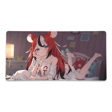 Tapis de souris xxl manga héroïne aux cheveux rouges avec illustration anime fille aux cheveux rouges et oreilles de chat