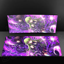 Tapis de souris xxl aux cheveux verts avec design anime violet et noir et effets énergétiques vibrants