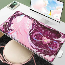 Tapis de souris xxl héroïne rose fantastique avec illustration anime, bords cousus et design infini cœur celestial