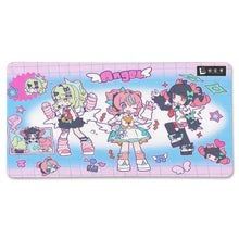 Tapis de souris xxl manga avec dégradé pastel et personnages manga idoles urbaines colorés et ailes
