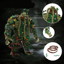 Jeu de construction monstre des marais à l’allure fantastique en vert et brun avec fleurs et textures feuillues 589 pièces