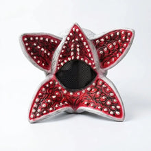 Masque de monstre fleur carnivore adulte en figurine étoile rouge et grise avec détails en points blancs