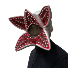 Masque de monstre fleur carnivore halloween adulte en silicone rouge et argent avec pétales épineux en forme de fleur