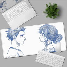 Tapis de souris xxl blanc avec illustration bleu en ligne de deux personnages manga en profil face à face xxl romance fleurie