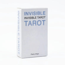 Boîte blanche rectangulaire du jeu de tarot vierge invisible à personnaliser avec le nom pietro alligo pour projet artistique personnel