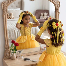 Déguisement princesse la belle et la bête avec élégante robe jaune à bustier pailleté or et jupe en tulle pour carnaval