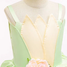 Robe princesse grenouille délicate en satin vert menthe et crème avec un corsage tulipe pour déguisement princesse grenouille