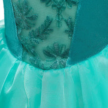 Déguisement robe princesse sirène en satin bleu sarcelle avec dentelle florale et jupe en tulle fluide nombreux accessoires